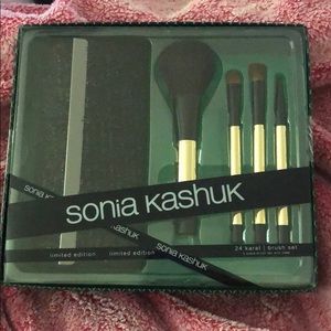 Sonia Kashuk: 24 Karat Brush Set with Case: NEW!